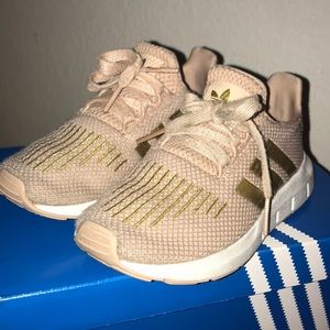 Adidas Swift Run size 10